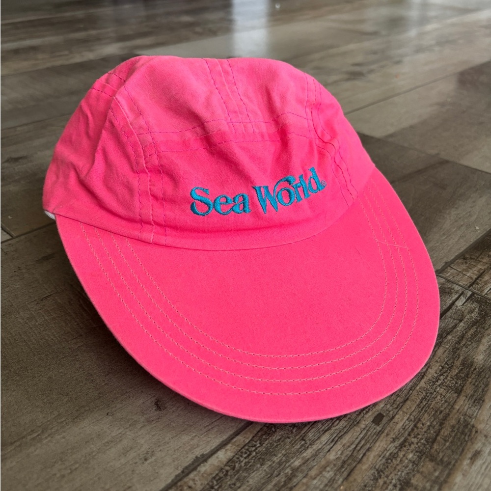 Vintage Sea World Long Bill Sunblocking Hat